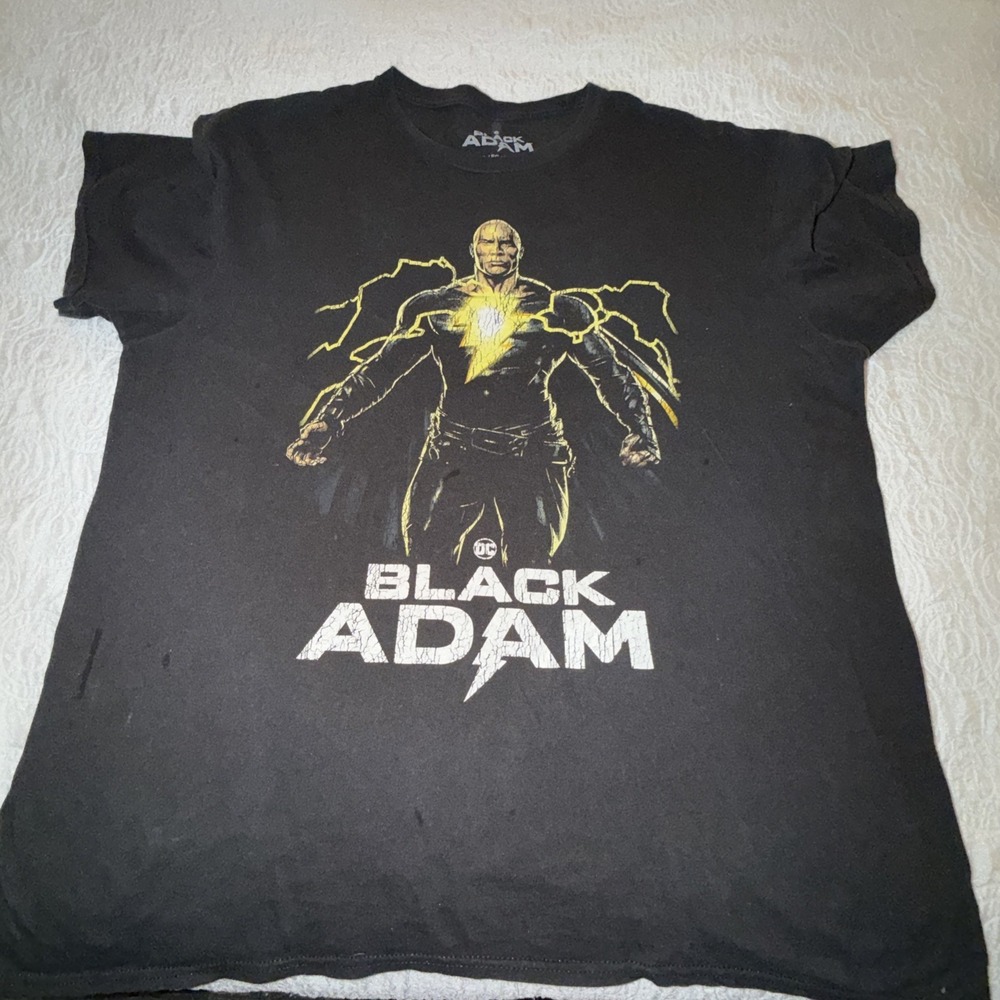 DC Black Adam men's XL‎ graphic t-shirt black